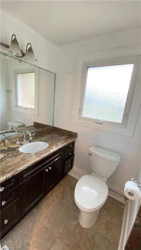 10 Adelene Crescent, St. Catharines, ON - Indoor Photo Showing Bathroom