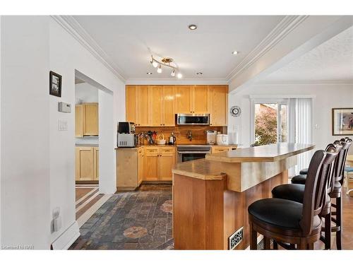 11825 Lakeshore Road, Wainfleet, ON - Indoor Photo Showing Kitchen