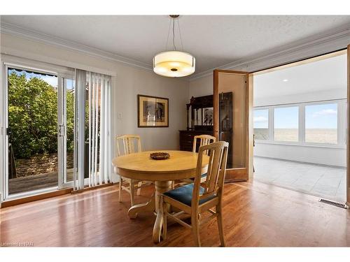 11825 Lakeshore Road, Wainfleet, ON - Indoor Photo Showing Dining Room