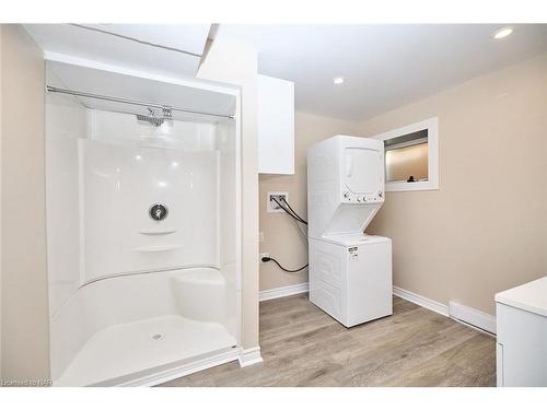 437 Sugarloaf Street, Port Colborne, ON - Indoor Photo Showing Laundry Room