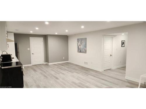 Lower-8 Hopkins Street, Thorold, ON - Indoor