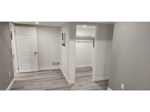 Lower-8 Hopkins Street, Thorold, ON - Indoor Photo Showing Other Room