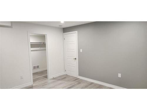 Lower-8 Hopkins Street, Thorold, ON - Indoor Photo Showing Other Room