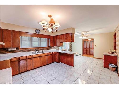 79 Four Mile Creek Road, Niagara-On-The-Lake, ON - Indoor Photo Showing Kitchen With Double Sink