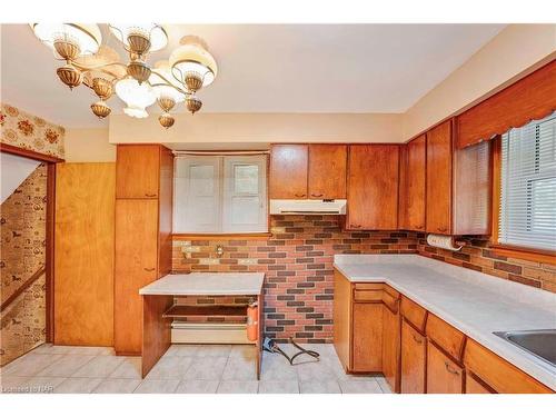 79 Four Mile Creek Road, Niagara-On-The-Lake, ON - Indoor Photo Showing Kitchen