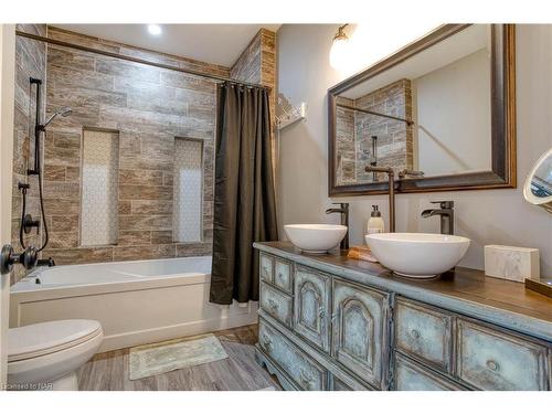 3921 Miller Rd, Port Colborne, ON - Indoor Photo Showing Bathroom