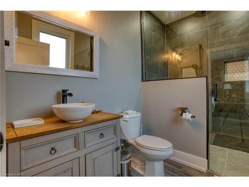 3921 Miller Rd, Port Colborne, ON - Indoor Photo Showing Bathroom