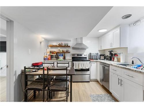 366 Carlton Street, St. Catharines, ON - Indoor Photo Showing Kitchen