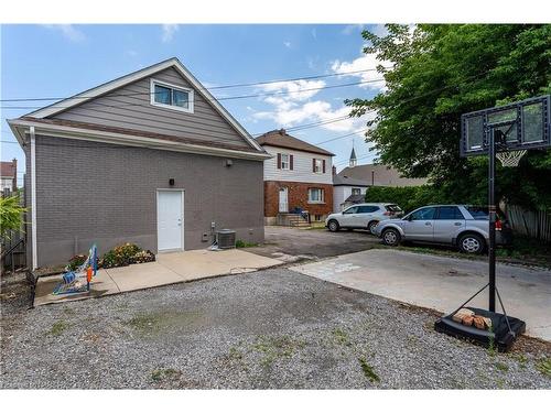 366 Carlton Street, St. Catharines, ON - Outdoor