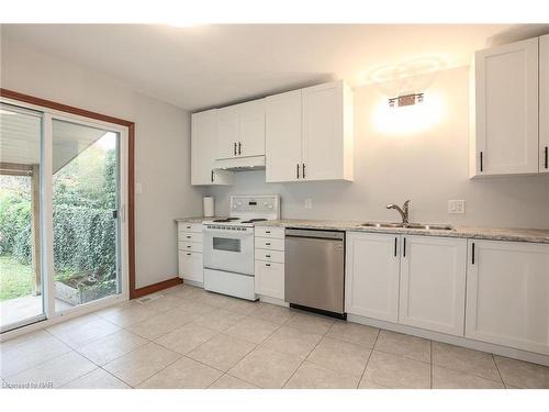 12 Hillview Road N, St. Catharines, ON - Indoor Photo Showing Kitchen With Double Sink