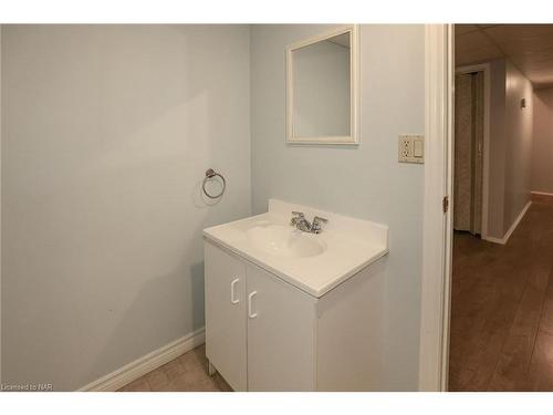 12 Hillview Road N, St. Catharines, ON - Indoor Photo Showing Bathroom