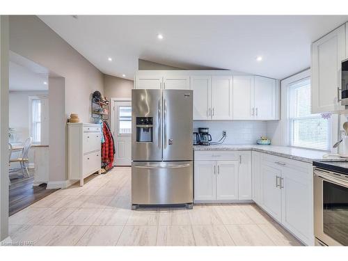 327 Fitch Street, Welland, ON - Indoor Photo Showing Kitchen