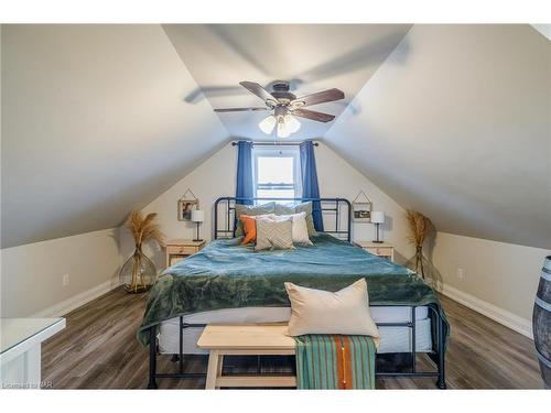 327 Fitch Street, Welland, ON - Indoor Photo Showing Bedroom