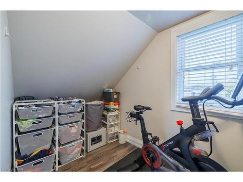 327 Fitch Street, Welland, ON - Indoor Photo Showing Gym Room