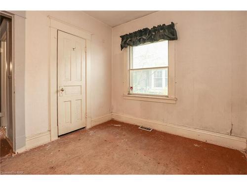 65 South Drive, St. Catharines, ON - Indoor Photo Showing Other Room