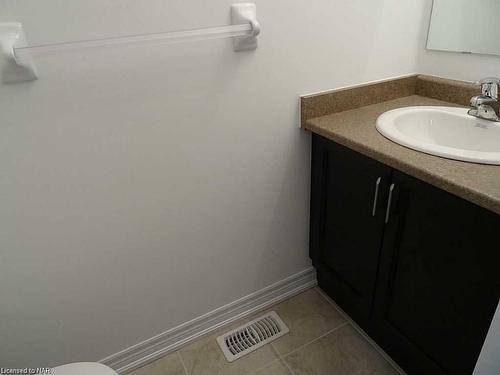 9204 White Oak Avenue, Niagara Falls, ON - Indoor Photo Showing Bathroom