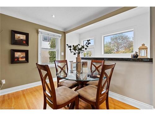 10 Nickerson Avenue, St. Catharines, ON - Indoor Photo Showing Dining Room