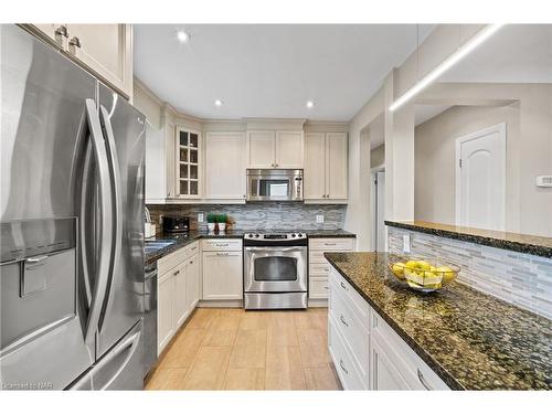 10 Nickerson Avenue, St. Catharines, ON - Indoor Photo Showing Kitchen With Stainless Steel Kitchen With Upgraded Kitchen