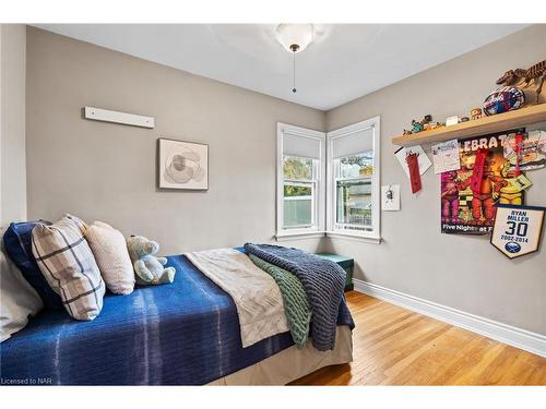 10 Nickerson Avenue, St. Catharines, ON - Indoor Photo Showing Bedroom