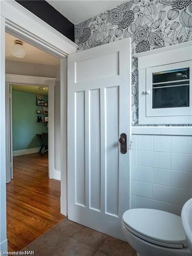 69 Dufferin Street, St. Catharines, ON - Indoor Photo Showing Bathroom