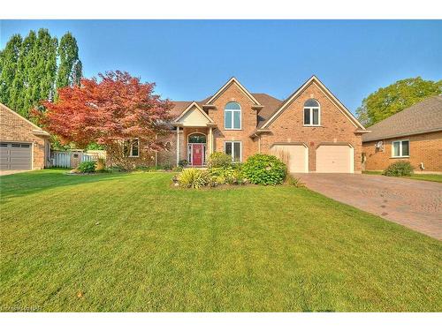 14 Brookfield Court, Fonthill, ON - Outdoor With Facade