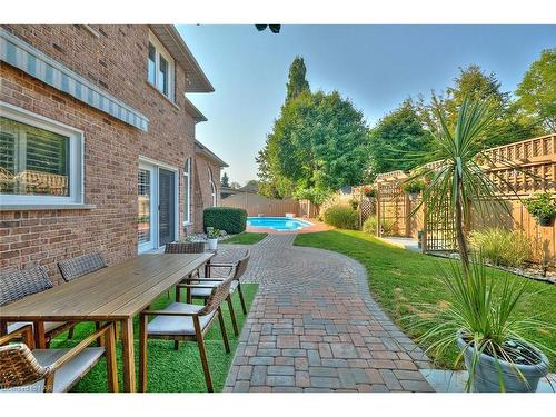 14 Brookfield Court, Fonthill, ON - Outdoor With In Ground Pool