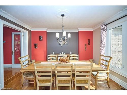 14 Brookfield Court, Fonthill, ON - Indoor Photo Showing Dining Room