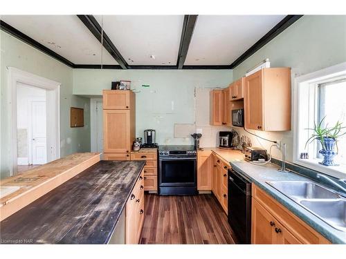 38 Richard Street, Victoria Harbour, ON - Indoor Photo Showing Kitchen With Double Sink