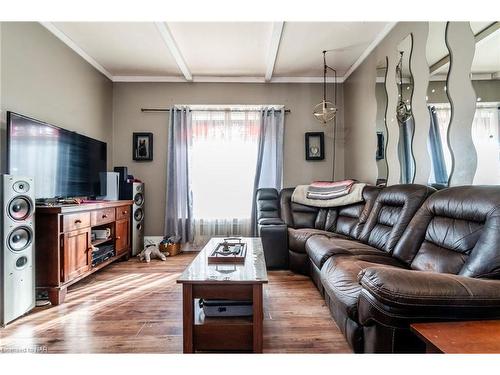 38 Richard Street, Victoria Harbour, ON - Indoor Photo Showing Living Room