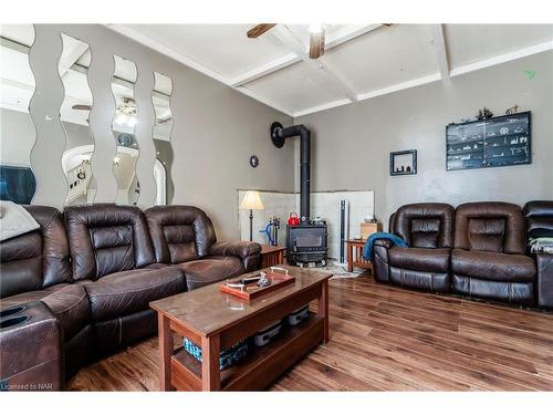 38 Richard Street, Victoria Harbour, ON - Indoor Photo Showing Living Room