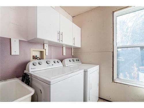 38 Richard Street, Victoria Harbour, ON - Indoor Photo Showing Laundry Room