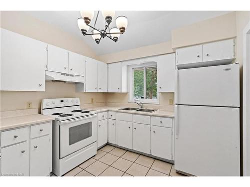 59 Wellington Street, St. Catharines, ON - Indoor Photo Showing Kitchen With Double Sink