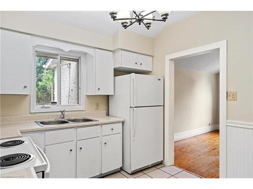 59 Wellington Street, St. Catharines, ON - Indoor Photo Showing Kitchen With Double Sink