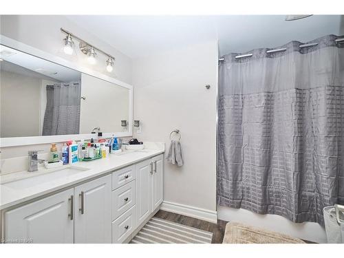 46 Diffin Drive, Welland, ON - Indoor Photo Showing Bathroom