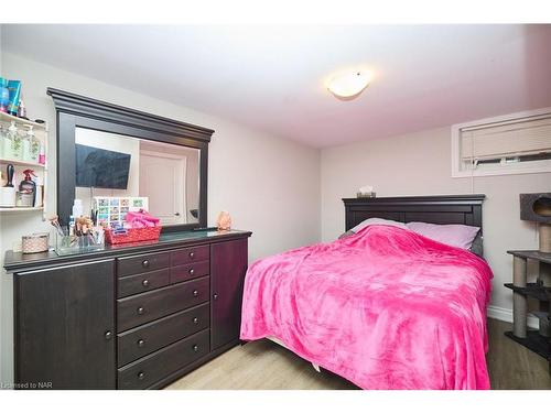 46 Diffin Drive, Welland, ON - Indoor Photo Showing Bedroom