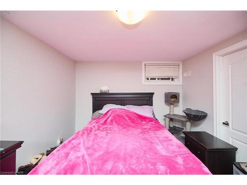 46 Diffin Drive, Welland, ON - Indoor Photo Showing Bedroom