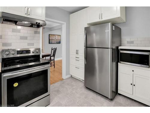 26 Millward Avenue, St. Catharines, ON - Indoor Photo Showing Kitchen