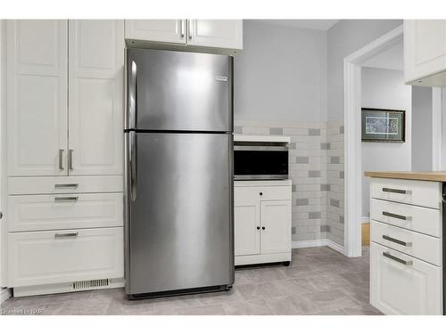 26 Millward Avenue, St. Catharines, ON - Indoor Photo Showing Kitchen