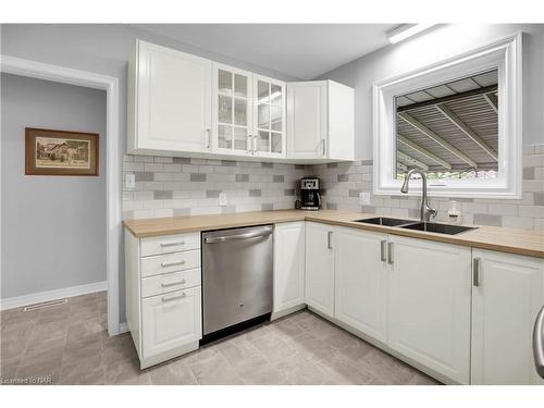 26 Millward Avenue, St. Catharines, ON - Indoor Photo Showing Kitchen With Double Sink