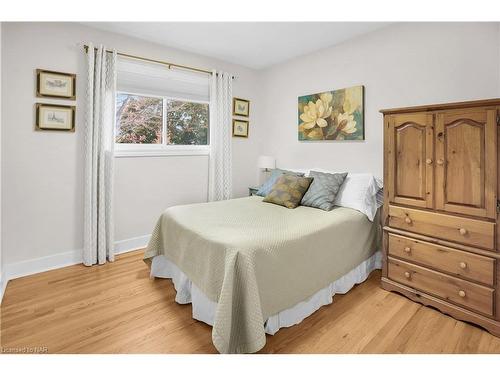 26 Millward Avenue, St. Catharines, ON - Indoor Photo Showing Bedroom