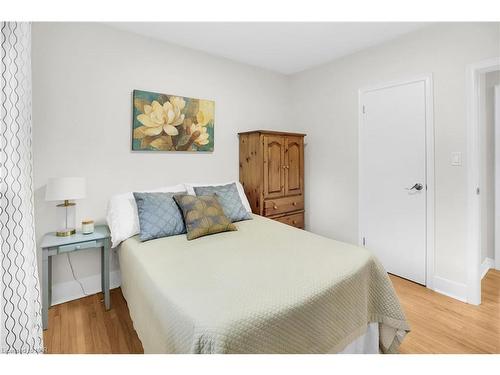 26 Millward Avenue, St. Catharines, ON - Indoor Photo Showing Bedroom