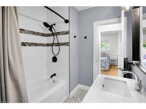 26 Millward Avenue, St. Catharines, ON - Indoor Photo Showing Bathroom