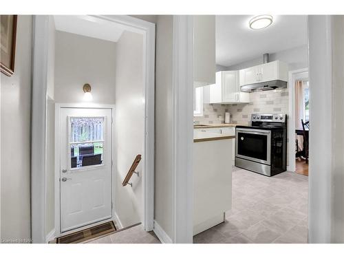 26 Millward Avenue, St. Catharines, ON - Indoor Photo Showing Kitchen