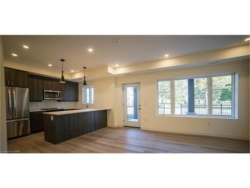 123 Lincoln Street, Welland, ON - Indoor Photo Showing Kitchen With Stainless Steel Kitchen