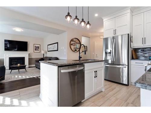 23 Willowbrook Drive, Welland, ON - Indoor Photo Showing Kitchen