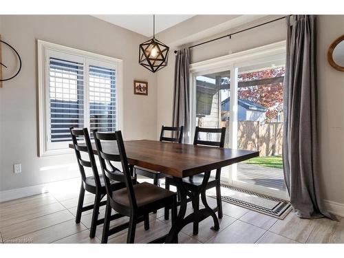 23 Willowbrook Drive, Welland, ON - Indoor Photo Showing Dining Room