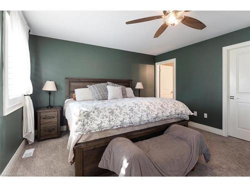 23 Willowbrook Drive, Welland, ON - Indoor Photo Showing Bedroom