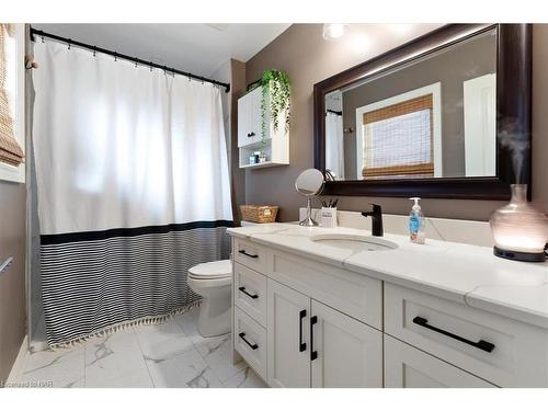 23 Willowbrook Drive, Welland, ON - Indoor Photo Showing Bathroom