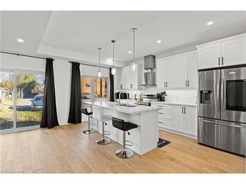 159 Hodgkins Avenue, Thorold, ON - Indoor Photo Showing Kitchen With Upgraded Kitchen