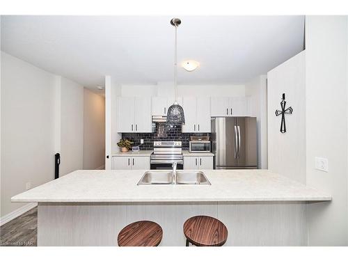 11-4311 Mann Street, Niagara Falls, ON - Indoor Photo Showing Kitchen With Stainless Steel Kitchen With Double Sink With Upgraded Kitchen